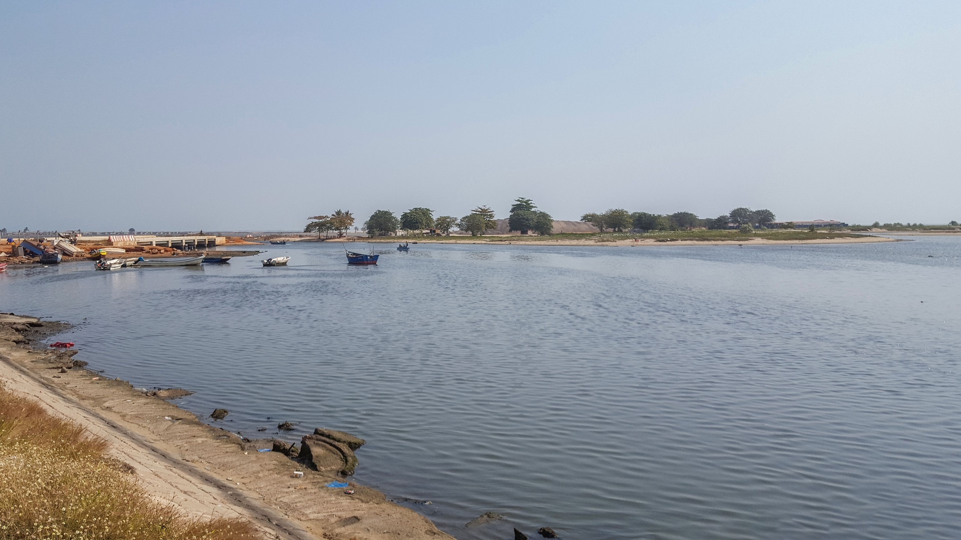 View of the bay of the new marginal in Luanda